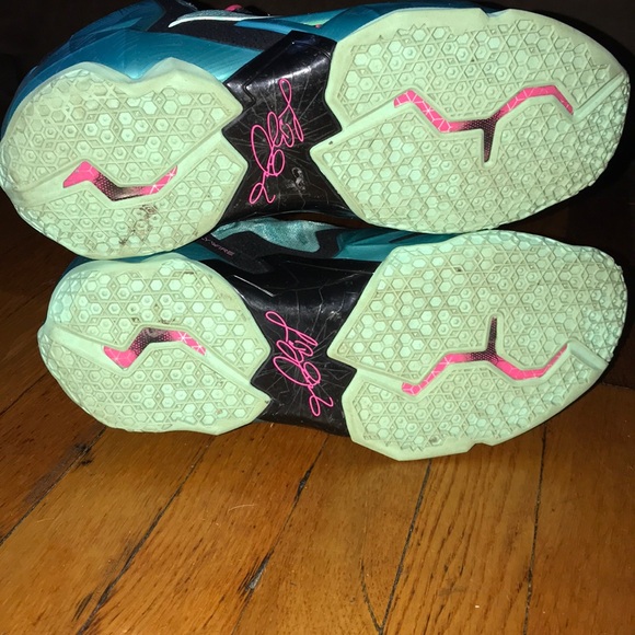 ✨Lebron 11’s “South Beach” Size: 11.5✨ - Picture 6 of 7
